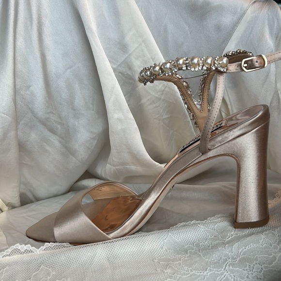 Badgley Mischka Korina Block Heels in Nude Satin - Picture 5 of 11